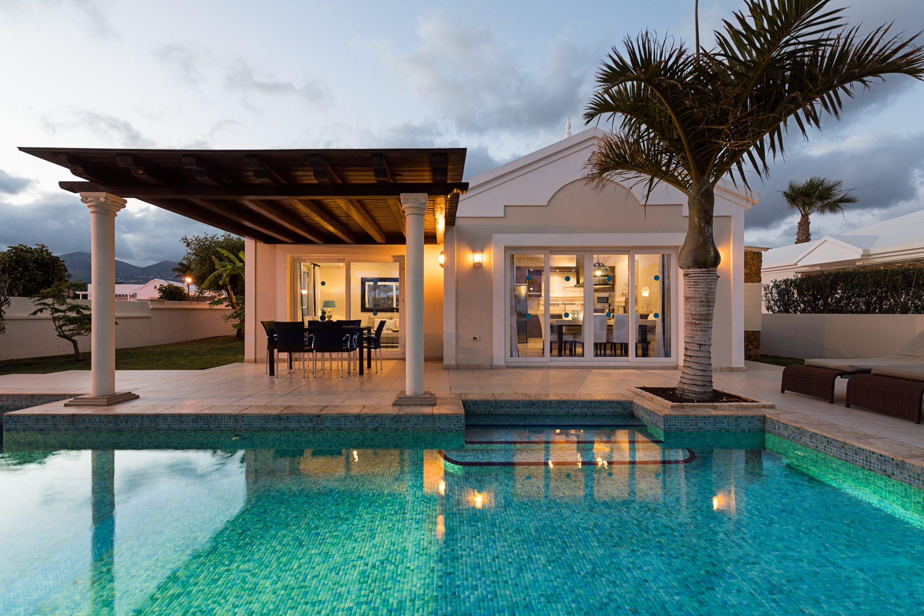 Lanzarote Villas no car required Villa Select